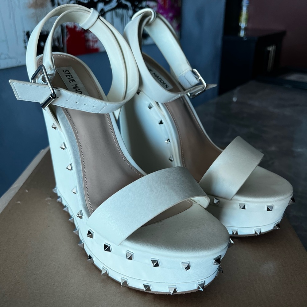 Steve Madden Cream Studded Platform Wedge Sandals